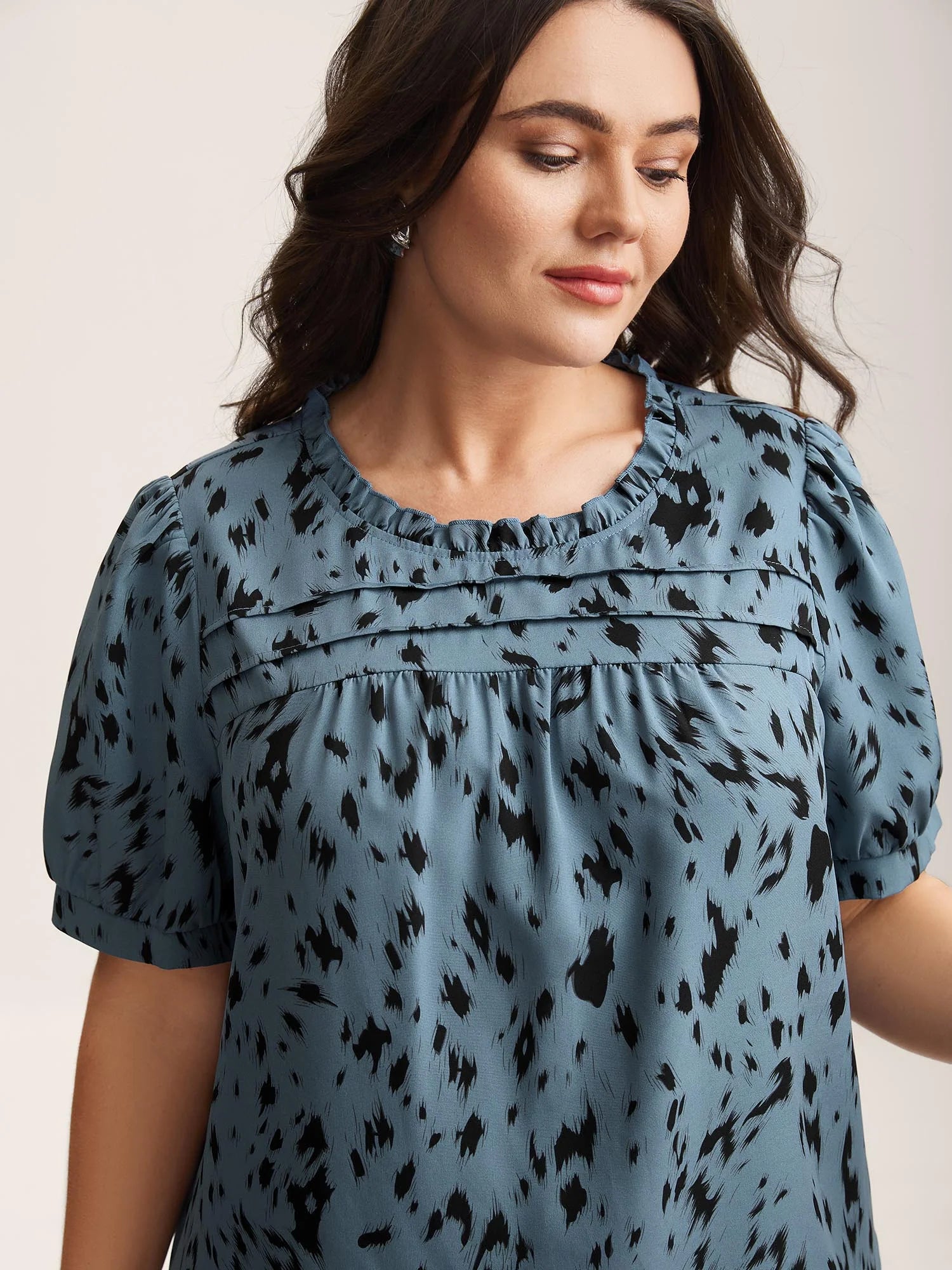 Leopard Print Toothpick Pleat Blouse